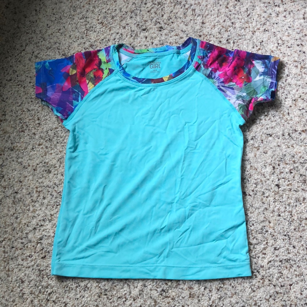 Athleta Girl swim shirt/rash guard. Size xs/6